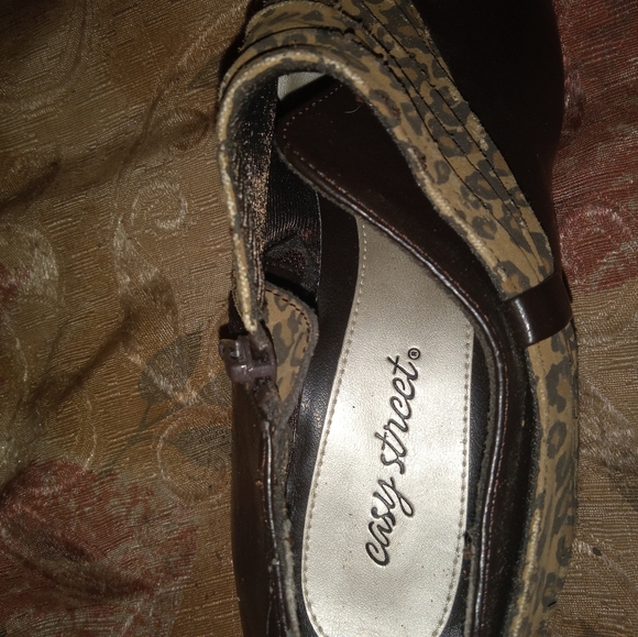 Women's Shoes 3 Pairs - Picture 2 of 7